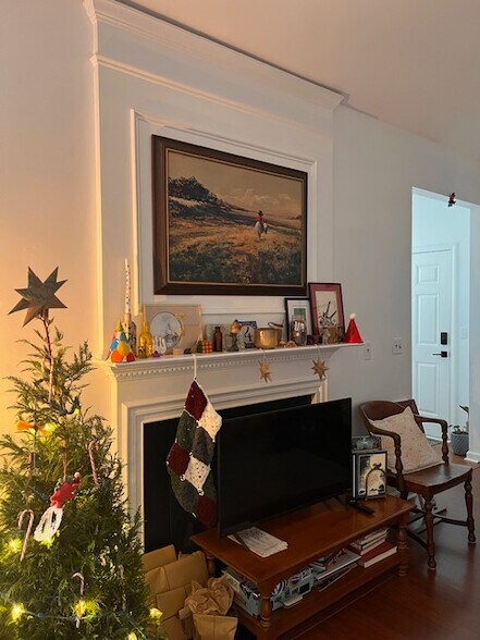 Building Photo - 4 Maravista Ave