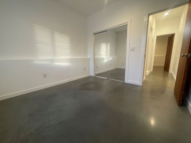 Building Photo - Now renting New 3 bedroom House, To view t...