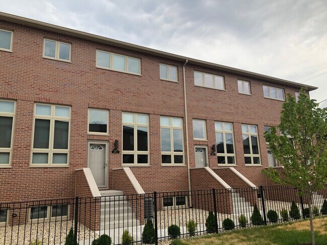 Primary Photo - 6844 W 65th St