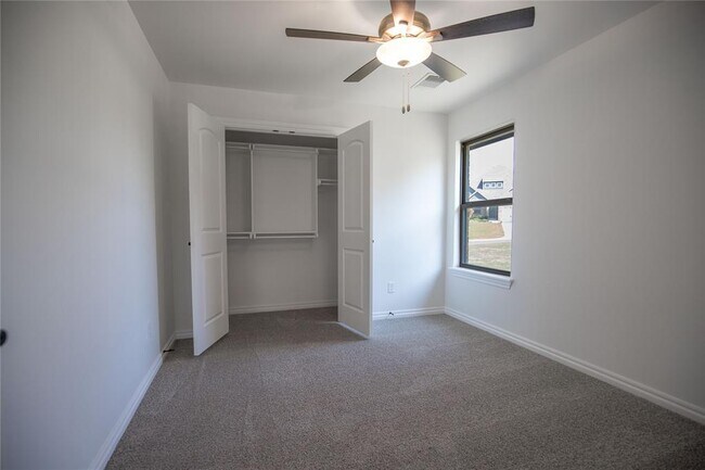 Building Photo - 8800 Tyrion Dr
