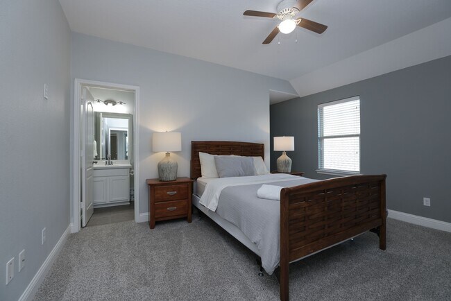 Building Photo - 19 Canterborough Pl