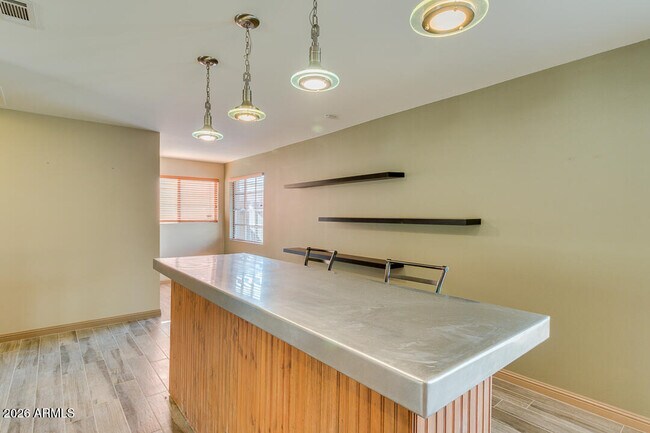 Building Photo - 7248 E Wilshire Dr