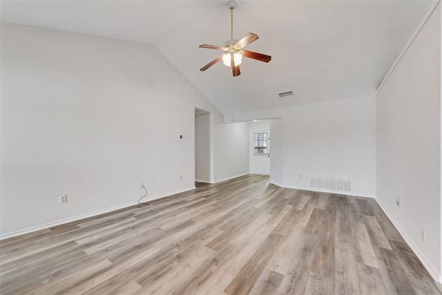 Building Photo - 1317 Lakeshore Dr