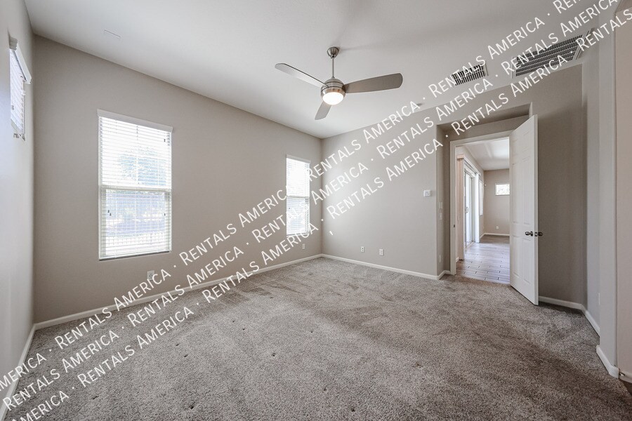 Building Photo - 3865 E Dogwood Pl