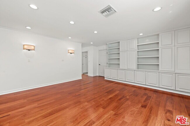 Building Photo - 860 Bronze Ln