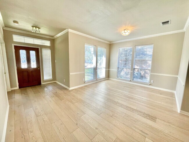 Building Photo - 707 Belmark Ct