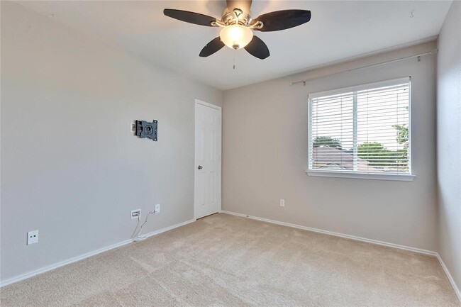 Building Photo - 2212 Melissa Oaks Ln