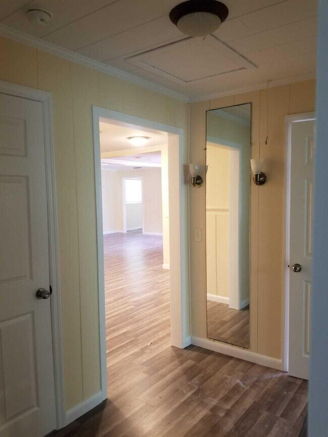 Building Photo - 2590 Rainbow Dr