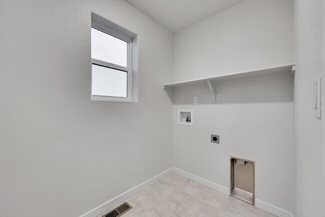 Building Photo - $2,550 - 3 Bed, 2.5 Bath Home in Colorado ...