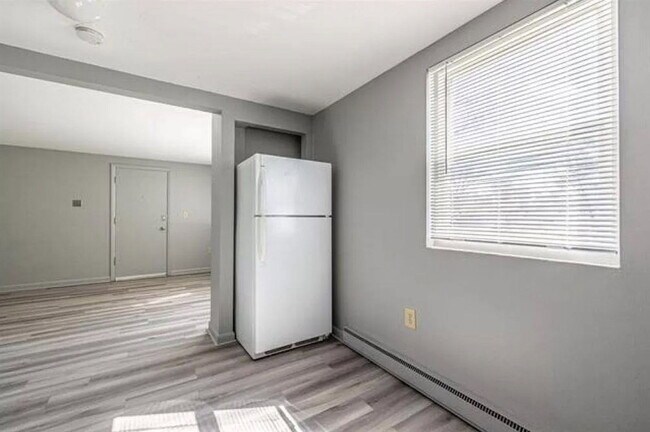 Building Photo - 171 Loudon Rd