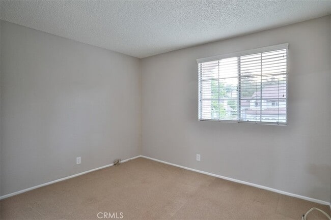 Building Photo - 176 Cll Renata