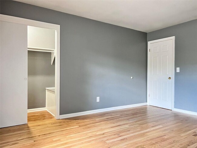 Building Photo - 3125 Colonial Way