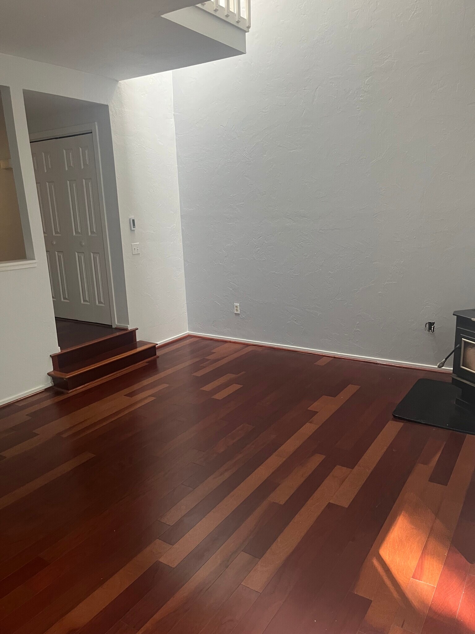 Building Photo - 85 Riverview Pl