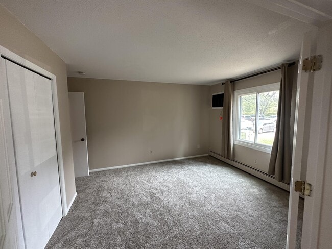 Building Photo - 4207 Lakeside Ave N