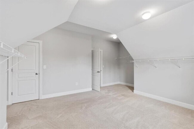 Building Photo - 204 Cardinal ln