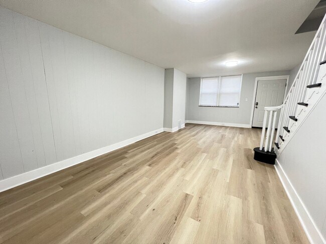 Building Photo - Newly Remodeled 3b/1b House in South Philly! Section 8 Only