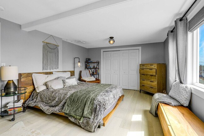 Building Photo - 32 Basin St