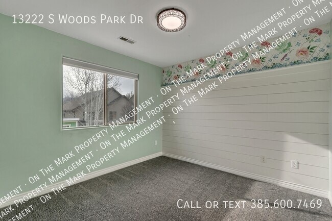 Building Photo - 13222 S Woods Park Dr