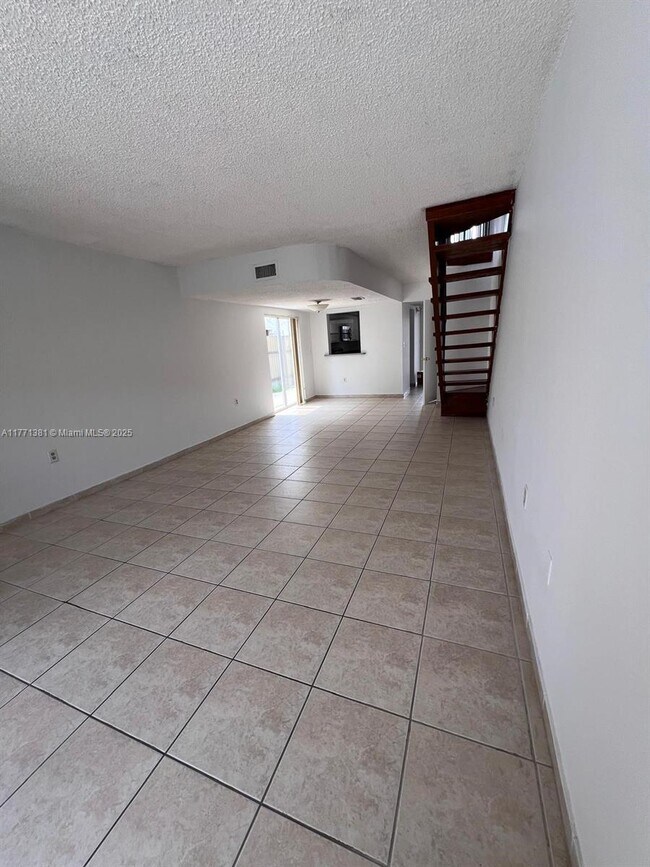 Building Photo - 1074 W 38th St