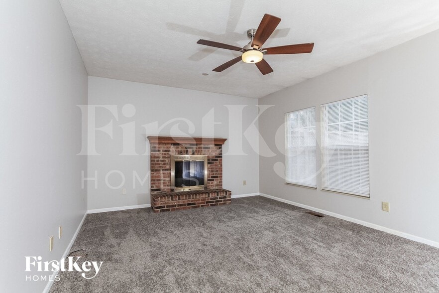 Building Photo - 5707 Villas Creek Dr