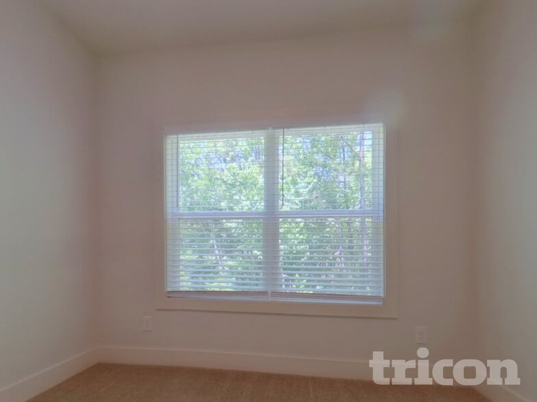 Building Photo - 506 Oscar Way