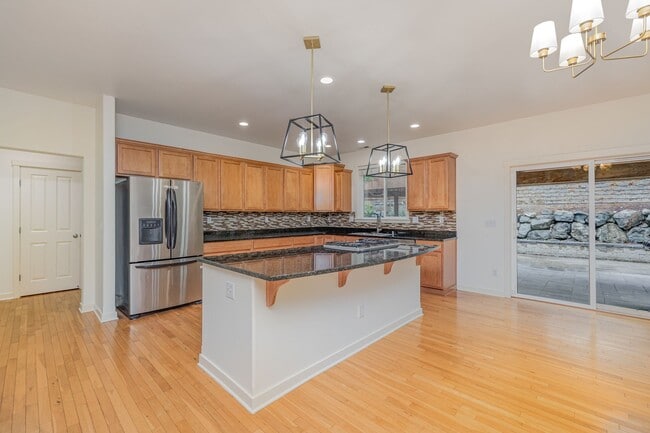 Building Photo - Beautiful Craftsman home available for ren...