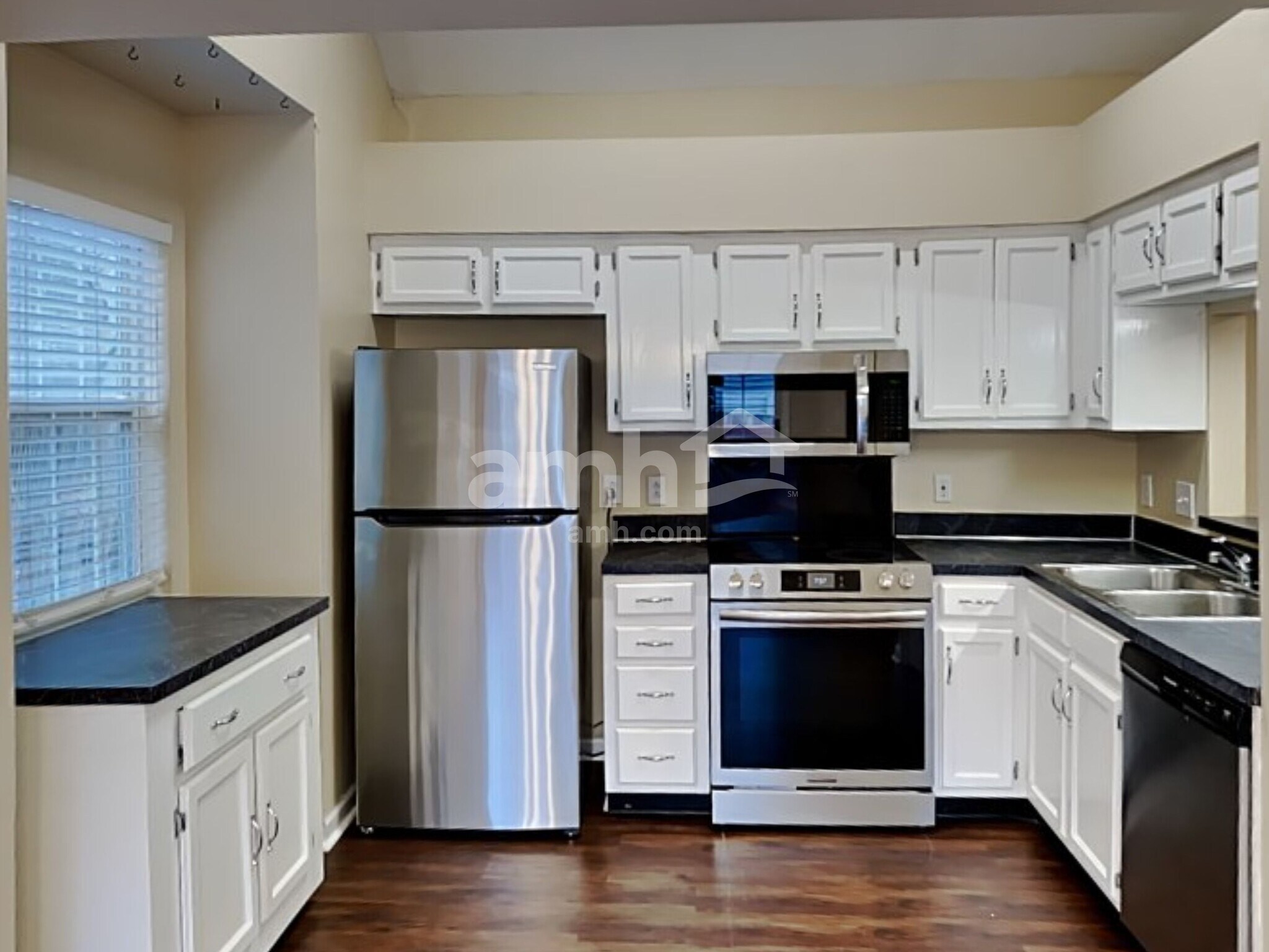 Building Photo - 5606 Royal Ct