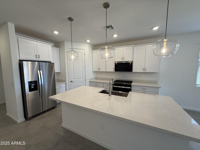 Building Photo - 4166 W Lisa Ln