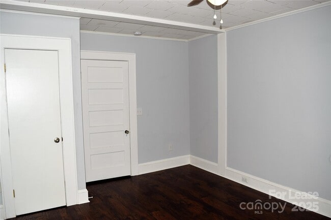 Building Photo - 234 N Eastway Dr