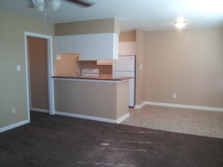 Summer Chase Apartments 2110 Popps Ferry Rd Biloxi MS 39532