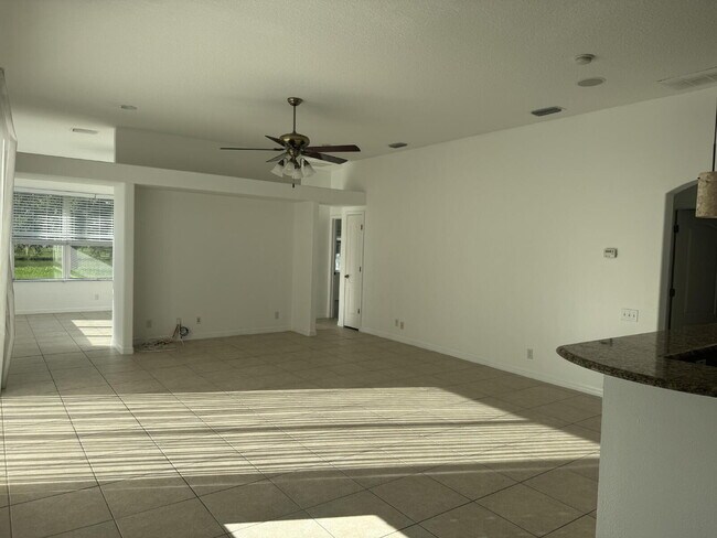 Building Photo - "Spacious 4-Bed, 4-Bath Gem in Wesley Chap...