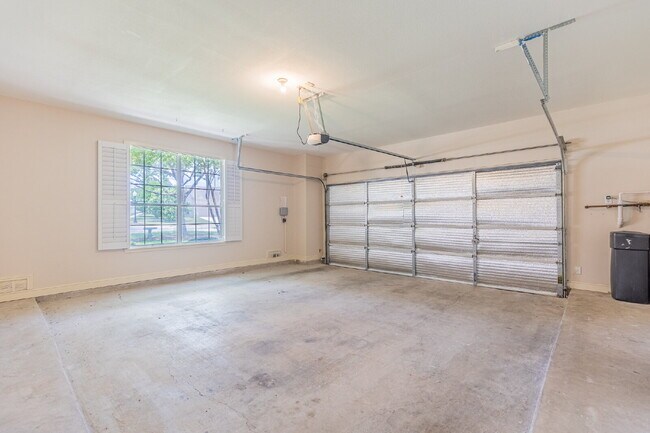 Building Photo - 1806 Three Forks