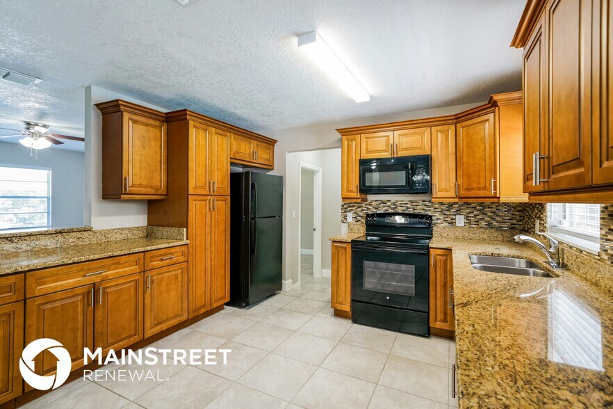 Building Photo - 1532 Ormond Ave