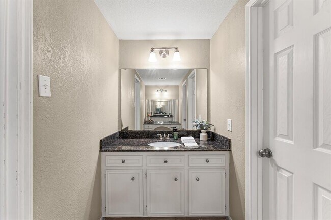 Building Photo - 427 Whitecap Dr