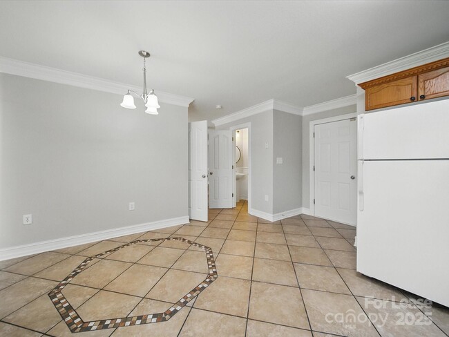 Building Photo - 5203 Grays Ridge Dr