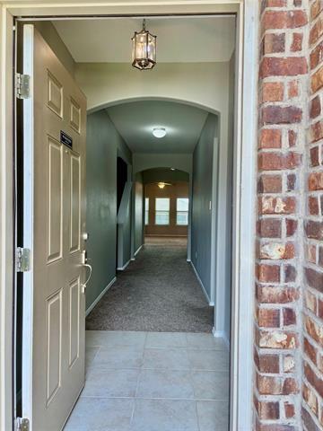 Building Photo - 617 Saguaro Dr