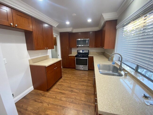 Building Photo - Luxurious 3 Bedroom Cypress Townhouse for Rent!