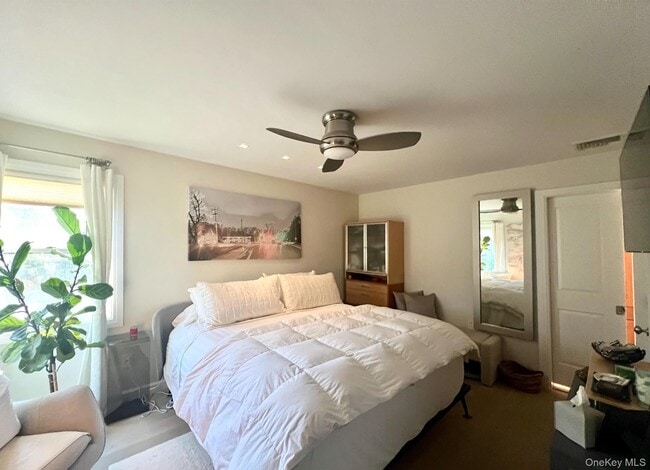 Building Photo - 11 Post Crossing