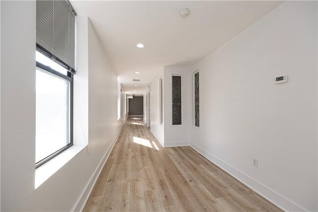 Building Photo - 232 3rd Ave