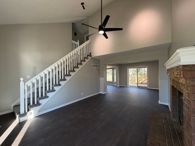 Building Photo - 11631 Garnett St