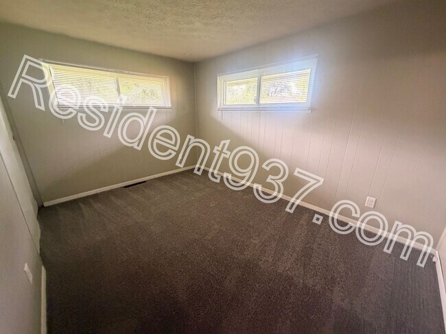 Building Photo - 3593 Elmira Dr