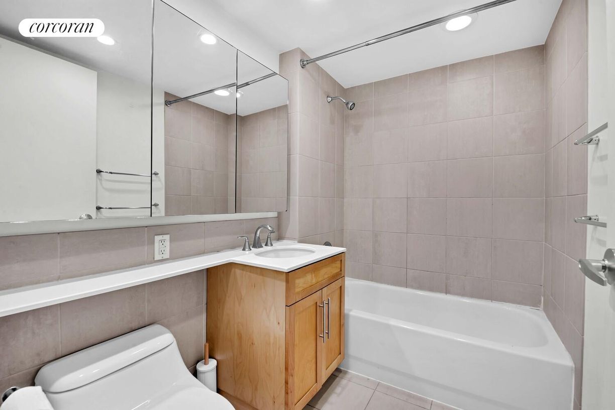 Building Photo - 53 Boerum Pl