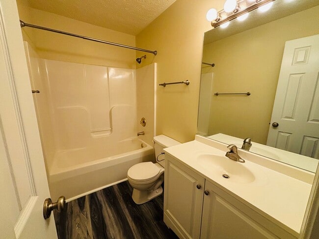 Building Photo - 305 Silver Leaf Dr NW
