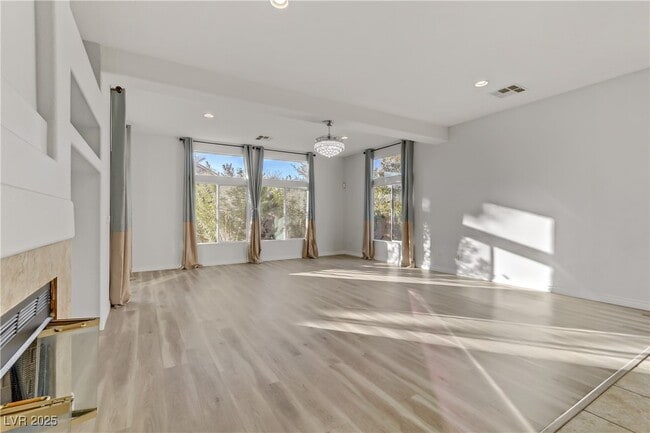 Building Photo - 7215 N Buttons Ridge Dr