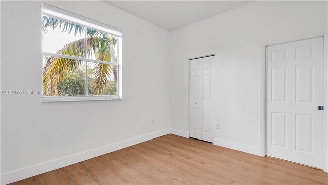 Building Photo - 4921 SW 140th Terrace