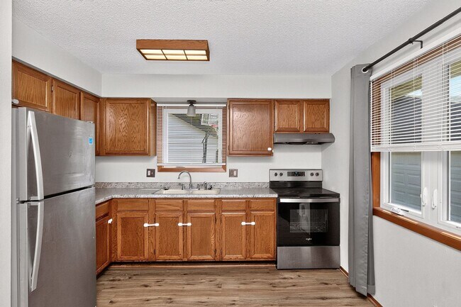 Building Photo - GREAT NEIGHBORHOOD!! 3 Bedroom, 1 Bath Home in Ankeny