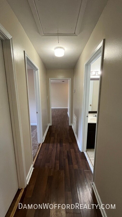 Building Photo - 242 Old Town Crossing