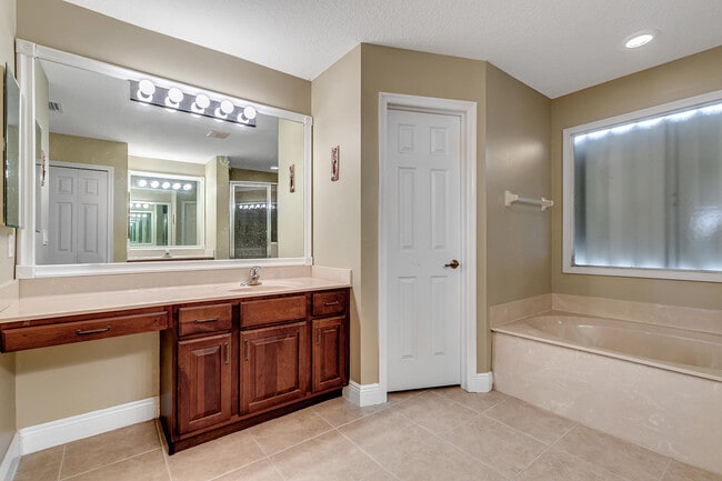Building Photo - 8134 Bautista Way