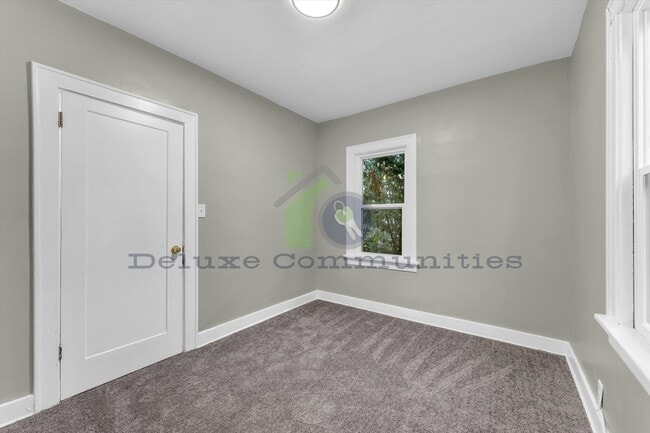 Building Photo - Fully Remodeled 3 bed 1 bath- Single Family Home!! JUST LISTED!