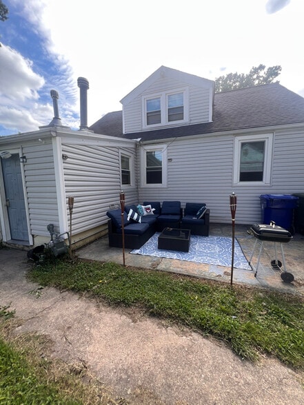 Building Photo - 6352 Edward St